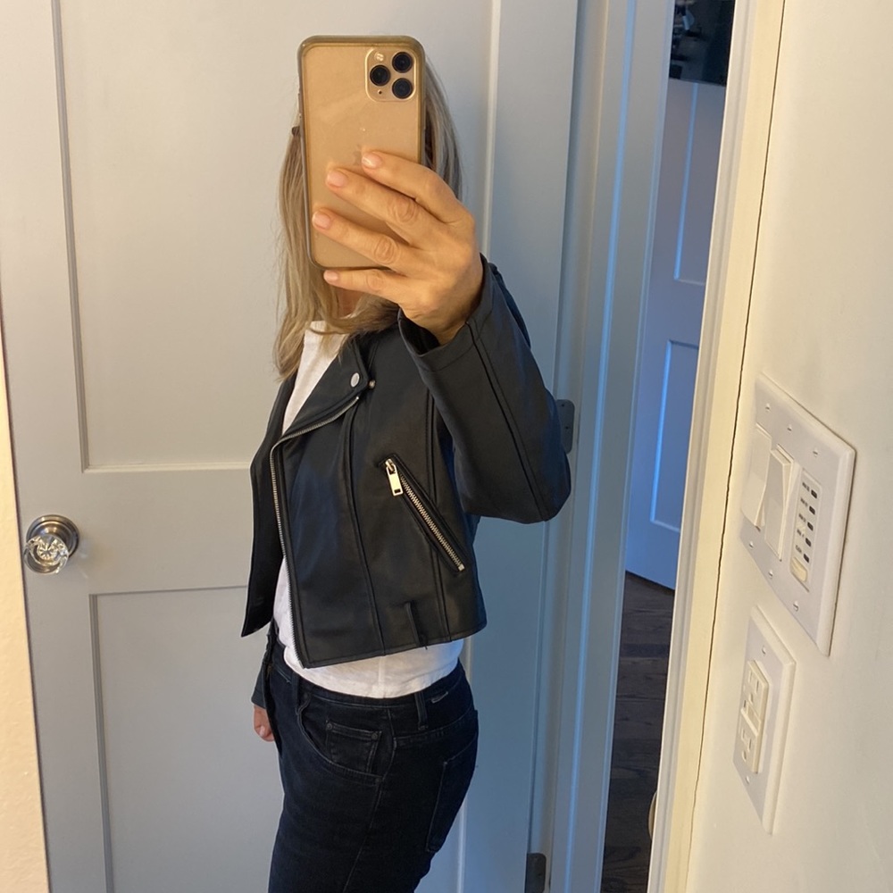 Forever 21 cropped faux leather jacket - Picture 2 of 14